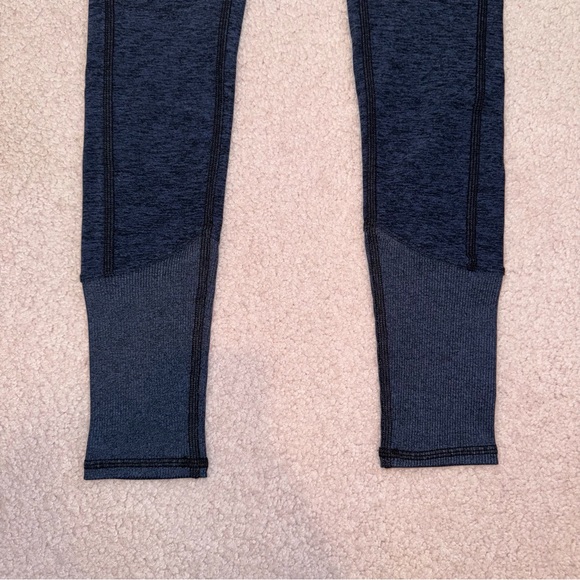 Navy High-Waisted Alo Leggings - Picture 4 of 6